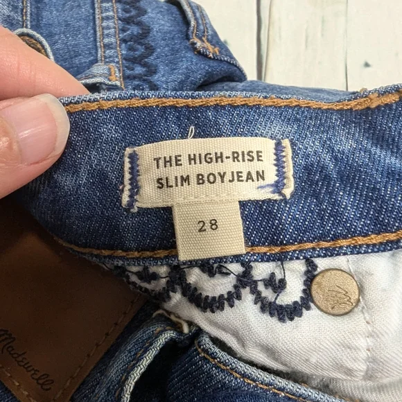 Madewell The High-Rise Slim Boy Jean with floral embroidery. - Picture 8 of 8
